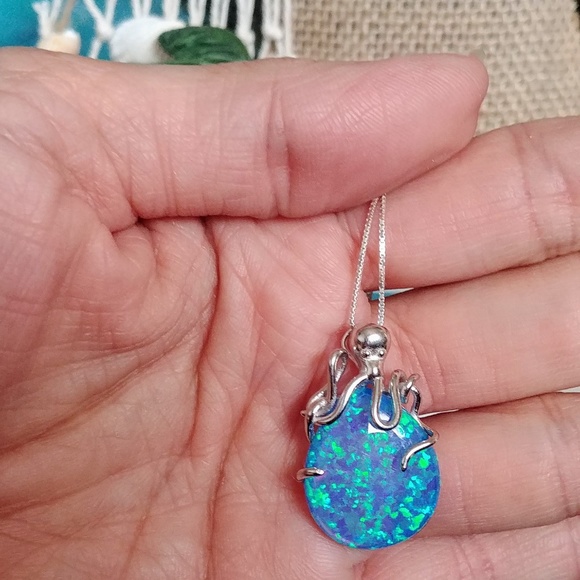 🆕🐙 Oval Octopus Blue Opal - Picture 4 of 5
